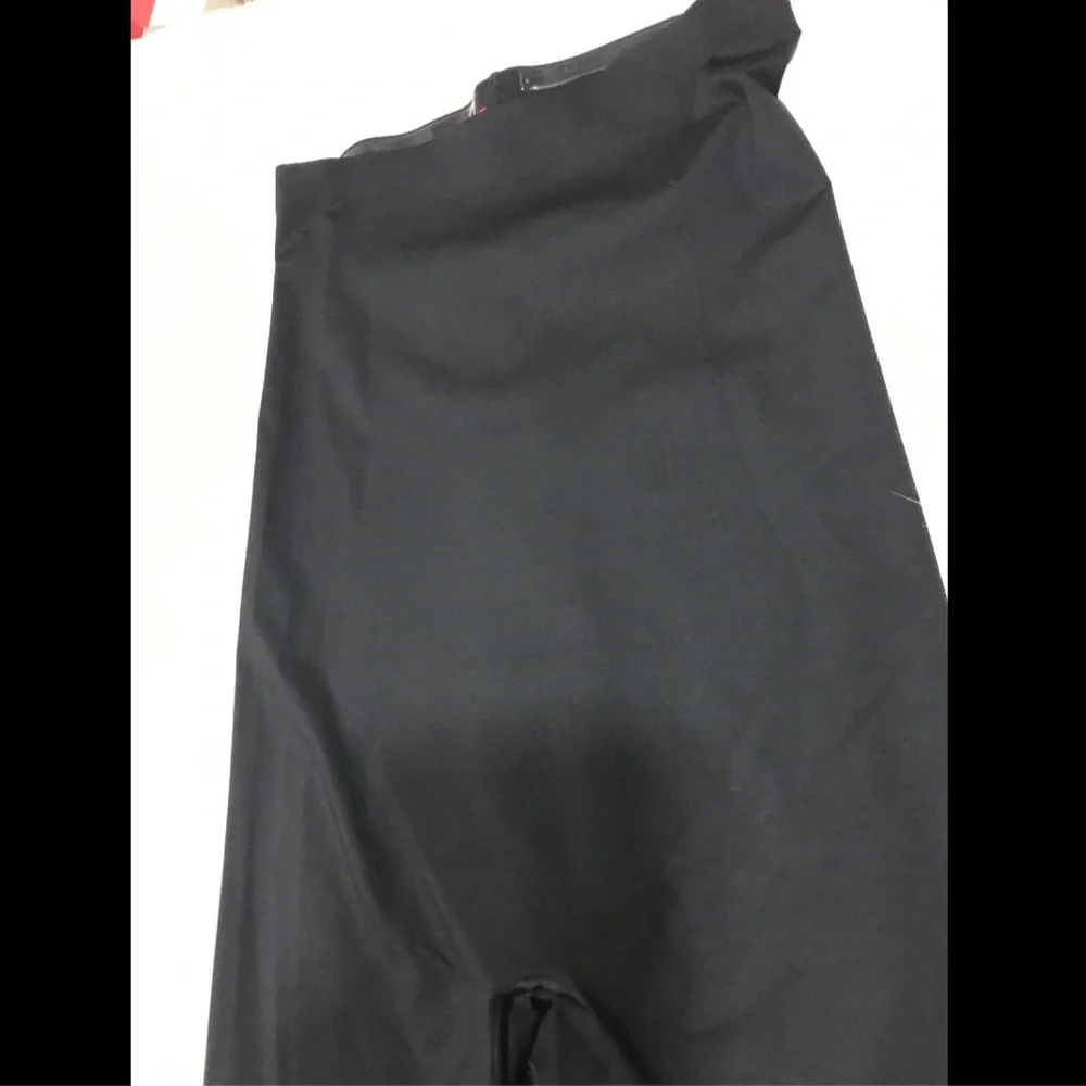 NEW‎ Spanx 'Thinstincts' High-Waist Mid-Thigh Short Shaper Black [Sz Medium ]